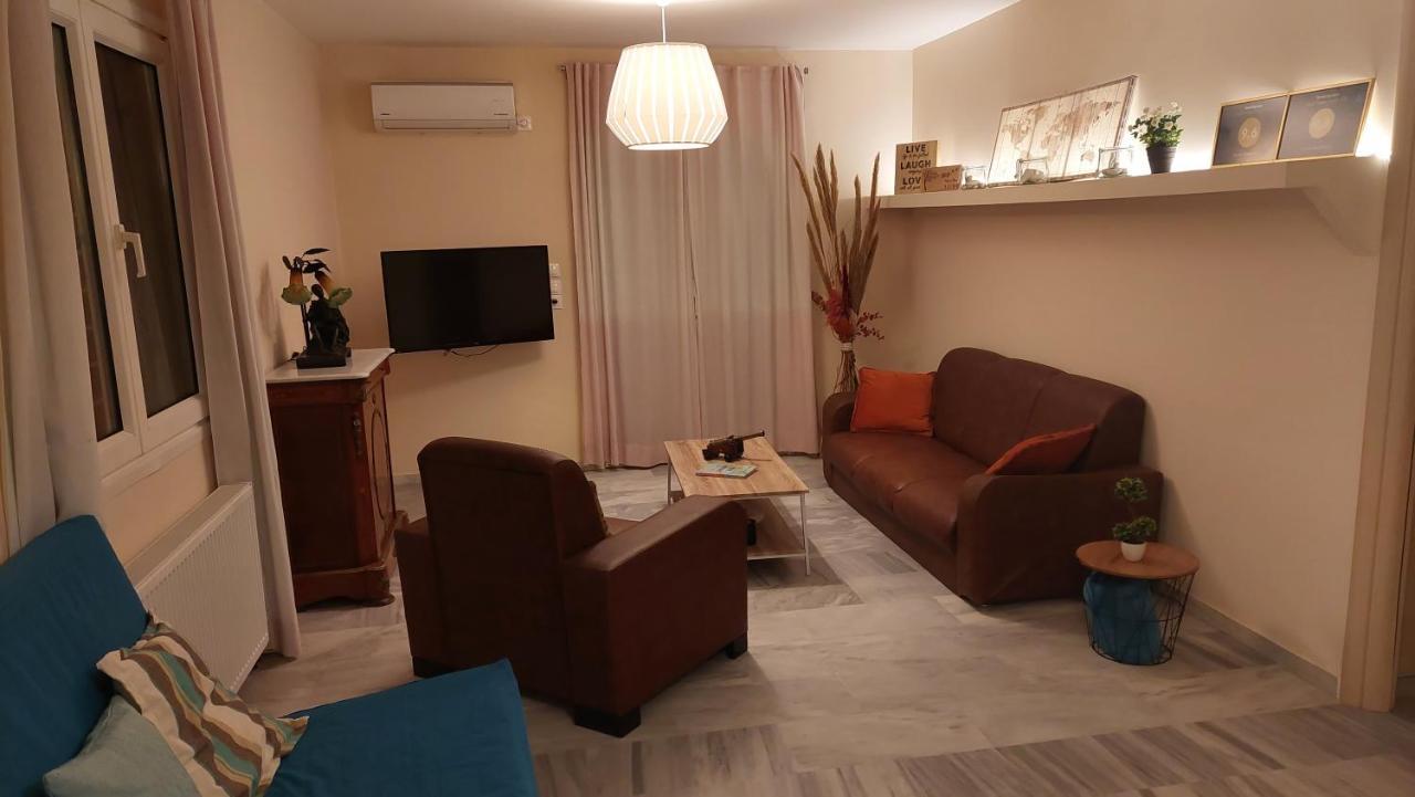 Krystal Apartment Atenas Exterior foto